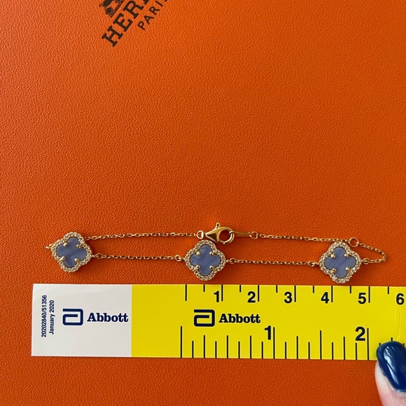 New CLOVER Bracelet 18K Gold Plated Sterling Silver - Picture 7 of 8